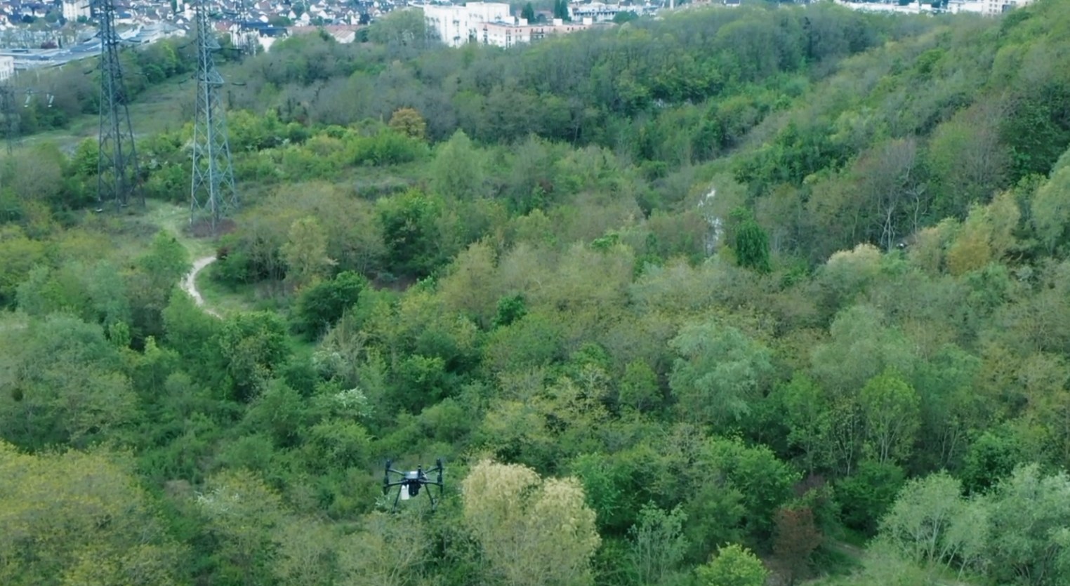 Drone LiDAR au-dessus d’une végétation dense sur un terrain difficile d’accès